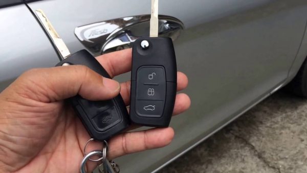 Chìa khóa thông minh Ford Fiesta