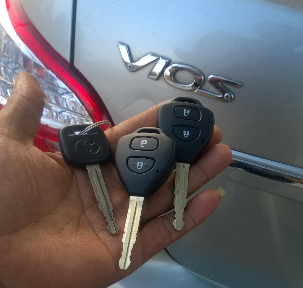 Chìa khóa remote điều khiển Toyota Vios 2006-2015
