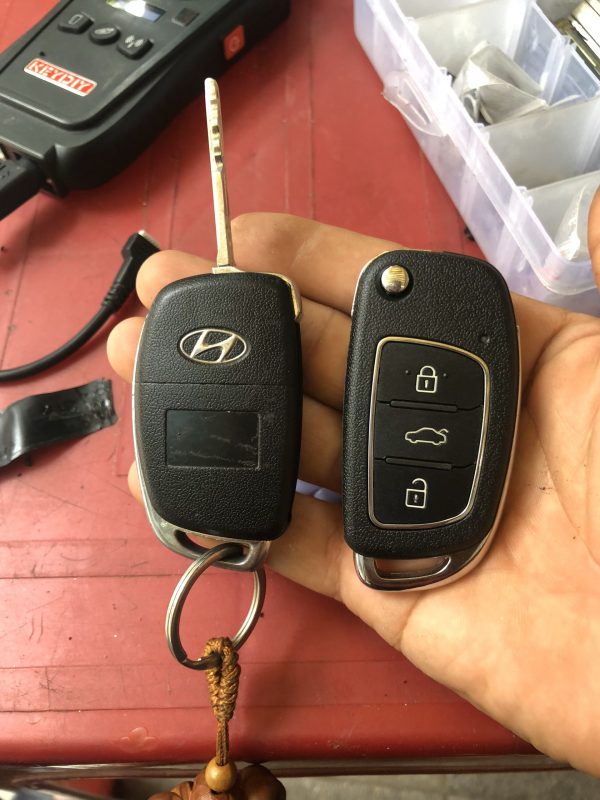 Chìa khóa remote điều khiển Hyundai Elantra