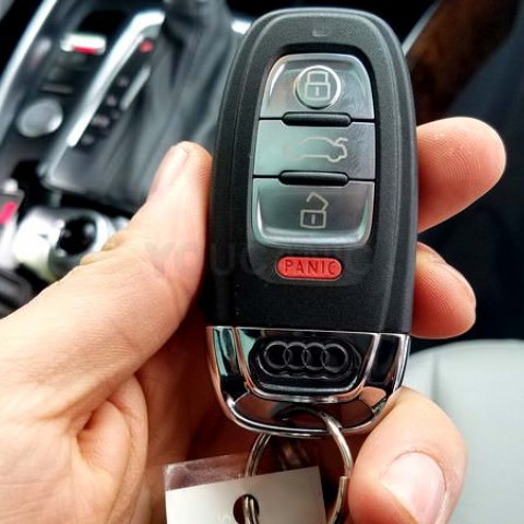 Chìa Khóa Thông Minh Smartkey Audi A1 A3 A5 A7 4 Nút