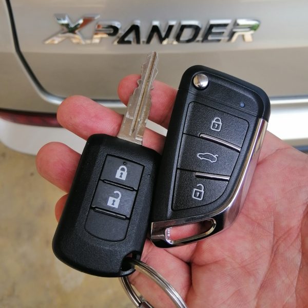 Chìa khóa remote Mitsubishi Xpander