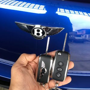 Chìa khóa remote gập Bentley